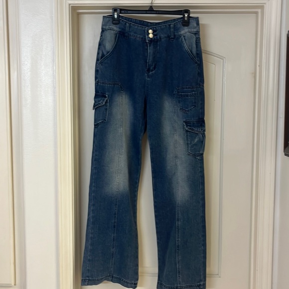 NWT Denim Wide Leg Cargo Jeans - Picture 1 of 4